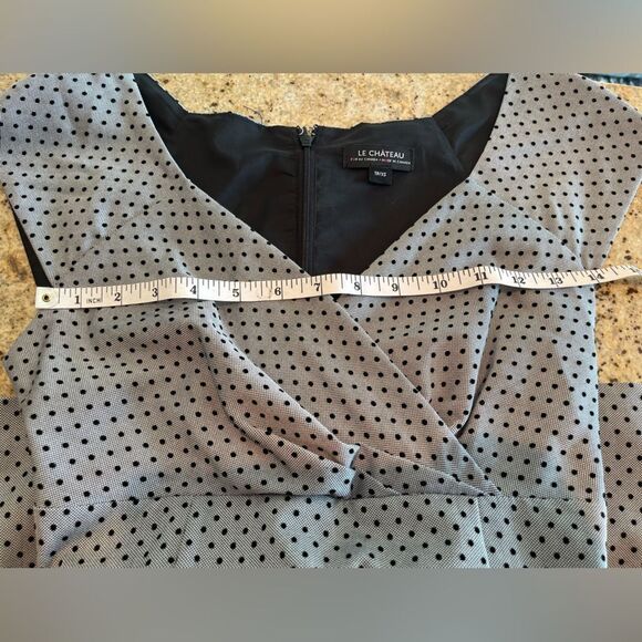 Le Chateau polka dot dress - Picture 8 of 9